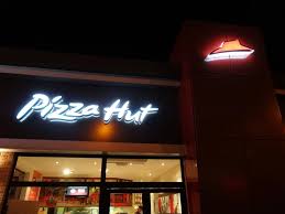 Wil je weten welk abonnement of kortingsproduct voor jouw vaste route(s) het meest geschikt is? Miquelli S Amerikablog Amerikaans Restaurant In Het Buitenland Pizza Hut Beggen Luxemburg