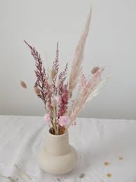 Beautiful still life plant dried flower vase. Blush Pampas Grass Decoration Arrangment Real Dried Flowers Home Decor Floral Vase Arrangment Minimal Decor Dried Flower Arrangements Dried Flowers Flower Vase Arrangements