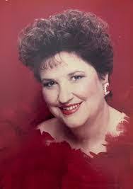 Catherine Teti's Instagram, Twitter & Facebook