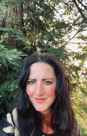 Carole Addison's Instagram, Twitter & Facebook