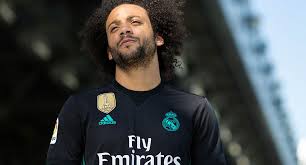 Emploi coiffeur, vente de salon de coiffure, l'actualité , la mode , aux vidéos des techniques de coiffure , et à toutes les informations pour professio Sortie Du Maillot Du Real Madrid Exterieur 2017 2018 Footy Headlines Fr