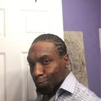 Elisha Williamson's Instagram, Twitter & Facebook