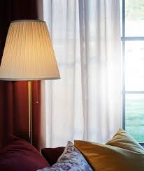 Lass Einfach Ofter Die Sonne Rein Mit Tibast Gardinenpaar In Weiss Aus 100 Nachhaltiger Baumwolle Ikea Innenraum Ikea Traditionelles Design