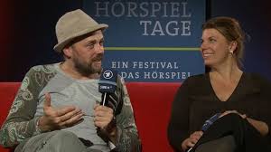 Stefan kaegi hat mit niki neecke für deutschlandradio eine audiotour für den ort aufgenommen, wo wir im moment am meisten zeit verbringen: Helgard Haug Und Daniel Wetzel Rimini Protokoll Experten Des Alltags Horspiel Bayern 2 Radio Br De