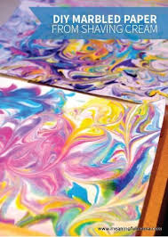Diy Marmorpapier Ist Schnell Und Muhelos Mit Rasierschaum Lebensmittelfarbe Mit Bildern Marmoriertes Papier Rasierschaum Kunst Cooles Basteln Fur Kinder