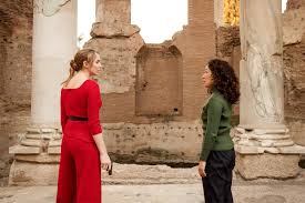 Since killing eve, jodie comer has won an emmy, starred in a star wars movie and become more rich than villanelle could ever steal. Killing Eve Star Jodie Comer On Villanelle S Killer Finale Move Season 3 Ew Com