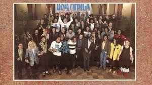 Dionne warwick, willie nelson and al jarreau sing the second verse, before bruce springsteen, kenny loggins, steve perry and daryl hall go through the second. We Are The World 30 Years After Recording The Classic Song Abc News
