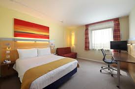 Hop on the london underground to reach the shoppers paradise of oxford street in 40 minutes. Holiday Inn Express London Newbury Park An Ihg Hotel Ilford Updated 2021 Prices