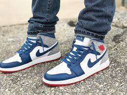 Air Jordan 1 Mid True Blue Sneakers Men Fashion Sneakers Fashion Nike Shoes Cheap
