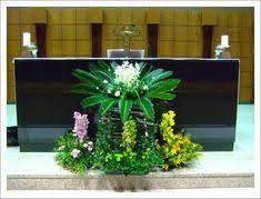Vas bunga dari barang bekas. 34 Ide Rangkaian Bunga Meja Altar Di 2021 Rangkaian Bunga Altar Bunga