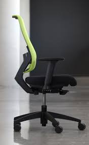 Sora Responds To Your Movements While You Work With Perceptive Adjustments Built Into A Streamlined Aesthetic Sora Pro Work Chair Global Furniture Mesh Chair