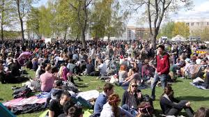 Bara 12 månader kvar till valborg. Valborg I Uppsala 2014 4k Upplosning Ekonomikumparken Youtube