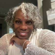 KINKY STRAIGHT HAIR BUNDLES WITH CLOSURE FOR A FULL LOOK. Get a complete  look with kinky straight hair bundles with closure that offer texture,  length, and coverage. Designed to mimic blow-dried natural