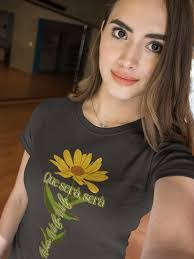 Rachel Claessens's Instagram, Twitter & Facebook