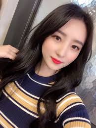 I wanted to share some information about Hanen more than words. It is aimed  at parents of young children with autism and communication delays. I am  surprised how little I see it