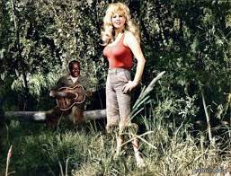 She is a female celebrity. H1mxx4axm5msim