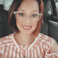 Elizabeth Sprague's Instagram, Twitter & Facebook