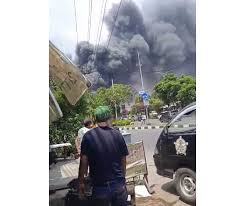 Banyak pilihan seafood harga terjangkau. Breaking News Kebakaran Hebat Gudang Di Margomulyo Surabaya 7 Unit Pmk Diterjunkan Bangsa Online Cepat Lugas Dan Akurat