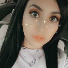 Yadira Vallejo's Instagram, Twitter & Facebook