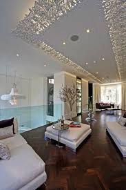 Ces deux métiers ont en effet de nombreux points communs. Le Faux Plafond Suspendu Est Une Deco Pratique Pour L Interieur Archzine Fr In 2020 Interior Architecture Design Celling Design Ceiling Design
