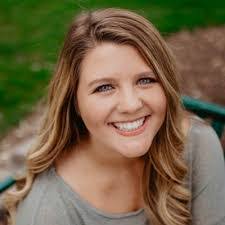 Kelli Finn's Instagram, Twitter & Facebook