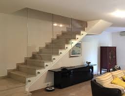 Come progettare i parapetti in vetro,rispettando le norme in materia di sicurezza e garantirne la funzionalità e pulizia nel tempo risparmiando sulla. Parapetti Vetro Ideal Vetraria Vetreria A Verona Soluzioni Su Misura