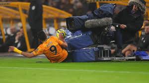La partita, che sarà trasmessa in diretta streaming su pc, smartphone e tablet dalle applicazioni di sky calcio e mediaset premium, è uno scontro diretto per le zone alte della classifica tra due squadra. Streaming Juventus Verona Benevento Napoli Cagliari Crotone Dove Vedere Partite Gratis Online Oggi