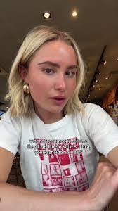 Isabelle Stark's Instagram, Twitter & Facebook