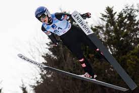Svenja würth stürzte bei der landung schwer und krachte in die bande. Schock Moment In Seefeld Eva Pinkelnig Erleidet Milzriss Bei Sturz Skispringen Com