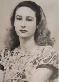 Mi madre primera foto del año 45 y la segunda año 65. Hoy cumpliría 93  años.