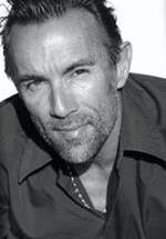 Над фильмом Молодые и дерзкие работали, титры — oKino.ua