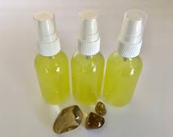 Dust particles and the sebum of the hair can produce the development of hair infections. Natural Hair Serum Joan Morais Cosmetics School Natural Hair Serum
