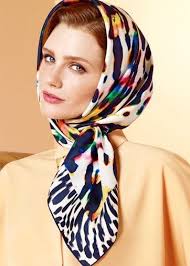 Aker 2014 Ilkbahar Yaz Esarp Modelleri Model Design Model Silk Scarf