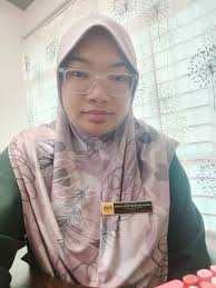 Masuk office. Staff dah start pasang lagu raya. Siapa nak cop, ade je ni.  Lai lai lai.