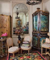 The Terrier And Lobster Iris Apfel S Exuberant Apartment In Manhattan Shot By Roger Davies For Architectur Iris Apfel Celebrity Houses French Inspired Decor