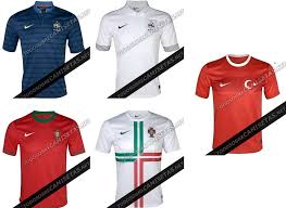 A camisa da seleção da inglaterra 2018 torcedor nike masculina é o manto reserva utilizado pelo país. Provaveis Novas Camisas Nike Selecoes 12 13 Camisas E Chuteiras