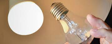Wer viel wert auf stabile und zuverlässige fertigung und eine herausstechende lebensdauer legt, ist mit der trocal led gut beraten. Halogenlampen Stehen Vor Dem Aus Das Mussen Verbraucher Wissen