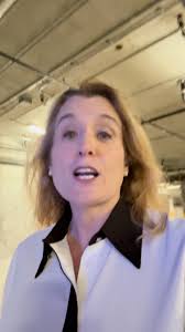 Un gouvernement désespéré, ça fait tout et n'importe quoi ! , Réaction à  chaud de la présidente de la CSN, Caroline Senneville, au dépôt du projet  de loi du ministre du Travail sur la transparence, la ...