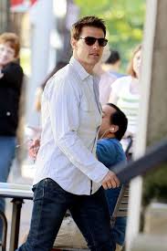 Tom Cruise Photos Photos Tom Cruise At Starbucks Tom Cruise Hot Tom Cruise Cruise Insurance