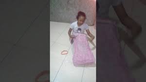 Gunting kain berwarna hijau tersebut menjadi berbentuk persegi berdasarkan ukuran tubuh anda. Cara Membuat Kostum Mermaid Cara Golden