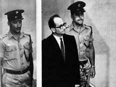 בחזרה אל מאחורי הקלעים של אחד האירועים המכוננים בתולדות המדינה. ×ž×©×¤×˜ ××™×™×›×ž×Ÿ Mako