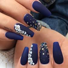Light blue, navy blue, and royal blue nail designs are all breathtaking! Elegant Navy Blue Nail Colors And Designs For A Super Elegant Look