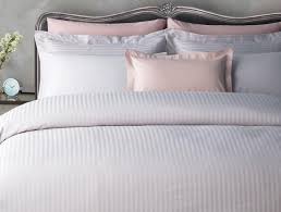 Çeşitli renk ve desende yatak örtülerini odanızdaki mobilyadan aksesuarlara, perdeden halıya ve duvar. Cizgili Saten Cift Kisilik Nevresim Takimi Tas Madame Coco