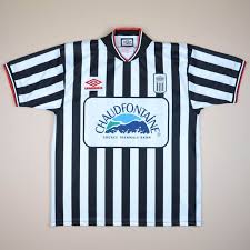 Recevez les actualités et les dernières offres du royal charleroi sporting club. Charleroi S C Home Maillot De Foot 2000 2001 Sponsored By Chaudfontaine