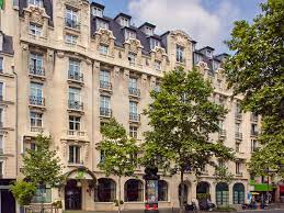 Paris is divided into 20 districts, called arrondissements, which spiral out from the city center. Holiday Inn Familienhotels Von Ihg In Paris