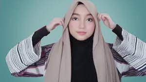 Sambil berjalan pun boleh pakai gaya mcm ni =d. 12 Tutorial Cara Pakai Tudung Shawl Simple Dan Cantik Terkini Buat Sehari Hari Youtube