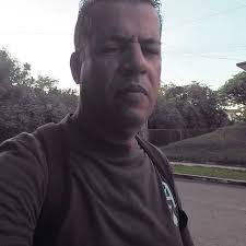 SI voy a hablar con hombres mayores de 40 años. SI voy a ser amiga de  hombres mayores de 40 años. SI me gustan los hombres mayores de 40 años. SI  quiero