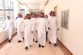 تم إنشاء كلية العلوم والدراسات الإنسانية بمحافظة الخرج بموجب الموافقة السامية الكريمة رقم 10363/ م ب وتاريخ 22/8/1426هـ، المبنية على قرار مجلس التعليم العالي رقم 8/38/1426هـ في جلسته الثامنة والثلاثين المنعقدة. Ù…Ø¯ÙŠØ± Ø¬Ø§Ù…Ø¹Ø© Ø§Ù„Ø£Ù…ÙŠØ± Ø³Ø· Ø§Ù… Ø¨Ù† Ø¹Ø¨Ø¯ Ø§Ù„Ø¹Ø²ÙŠØ² ÙŠØªÙÙ‚Ø¯ Ù…Ø´Ø±ÙˆØ¹Ø§Øª Ø§Ù„Ø¬Ø§Ù…Ø¹Ø© ÙÙŠ ÙˆØ§Ø¯ÙŠ Ø§Ù„Ø¯ÙˆØ§Ø³Ø± Ùˆ Ø§Ù„Ø³Ù„ÙŠÙ„ ÙƒÙ„ÙŠØ© Ø§Ù„Ø¢Ø¯Ø§Ø¨ ÙˆØ§Ù„Ø¹Ù„ÙˆÙ… ÙˆØ§Ø¯ÙŠ Ø§Ù„Ø¯ÙˆØ§Ø³Ø±
