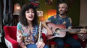 Melek Mosso Vursalar Olemem Cover Sozleri Kar Hazir Inmeye Saclarima Beklemedim Ki Beklemedim Gecsin Omrumun Yaz Muzik Festivalleri Muzik Sarkilar