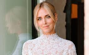 Неопубликованное (2019) and emigratis (2016). So Schminkst Du Chiara Ferragnis Hochzeits Look Nach Woman At